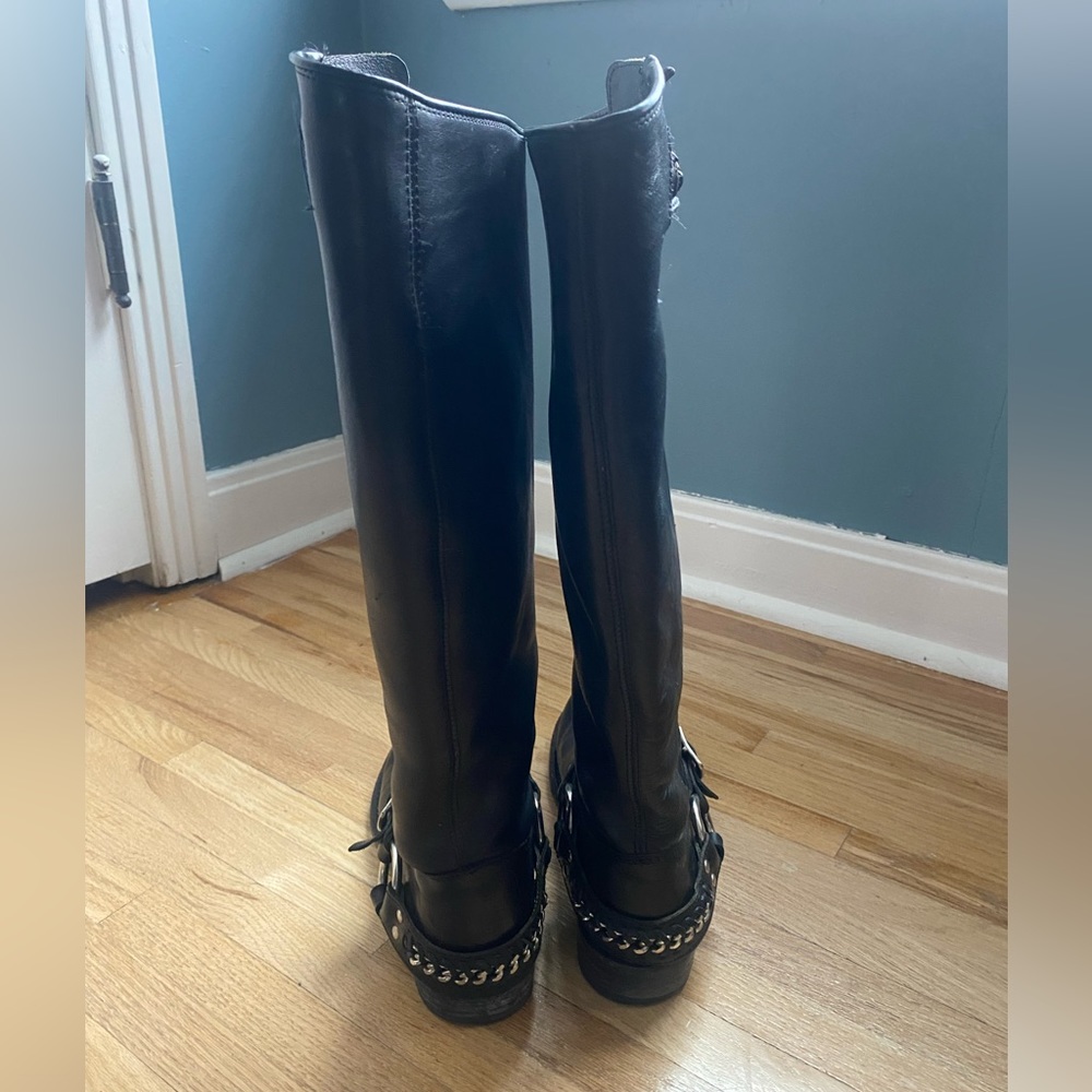 Like New Frye Jenna Chain Tall - Picture 3 of 7